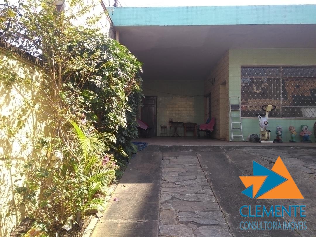 Casa, 5 quartos, 220 m² - Foto 1