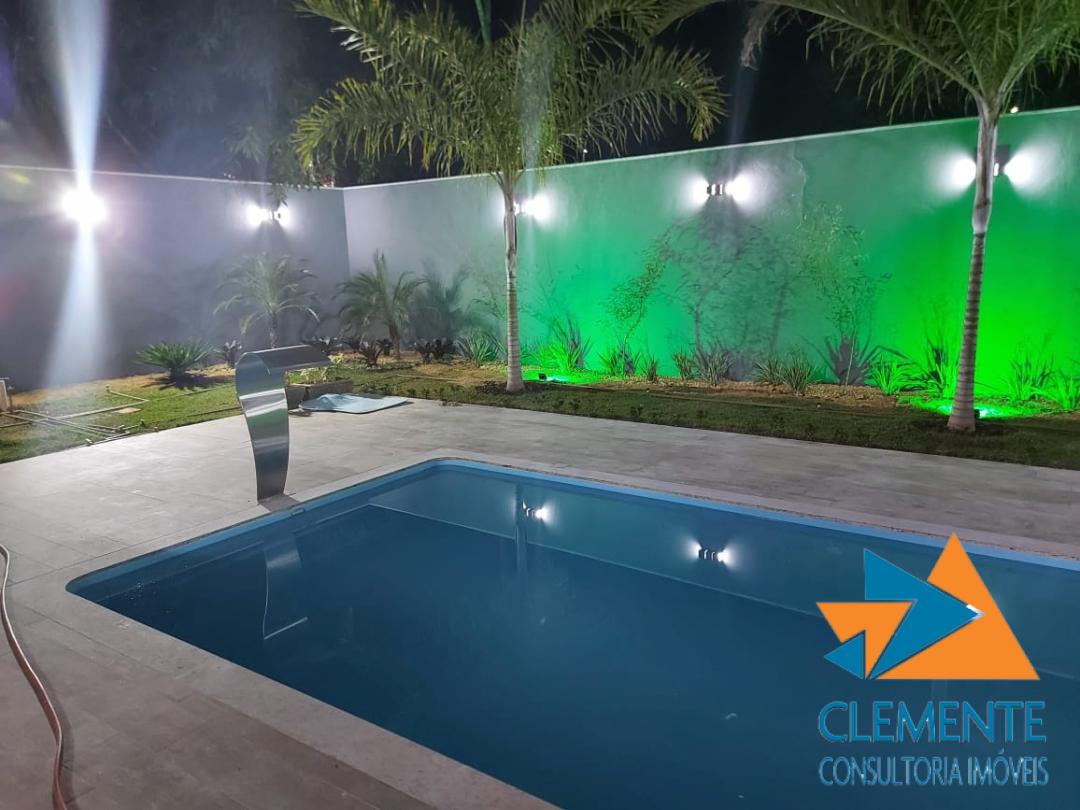 Casa de Condomínio à venda com 3 quartos, 200m² - Foto 2