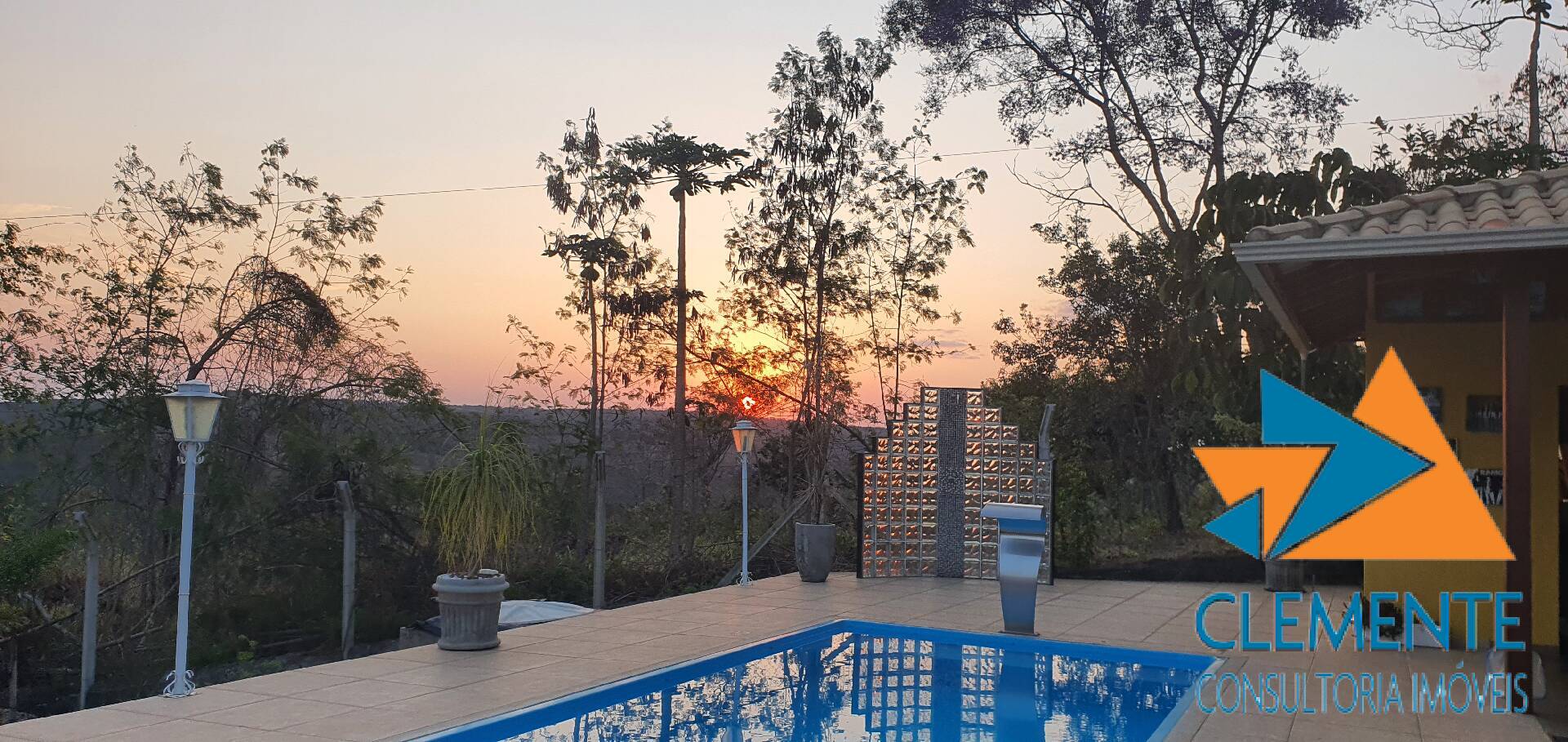 Casa de Condomínio à venda com 6 quartos, 350m² - Foto 1