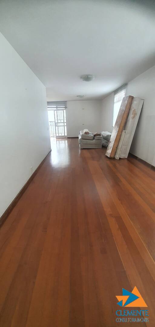 Apartamento à venda com 4 quartos, 190m² - Foto 1