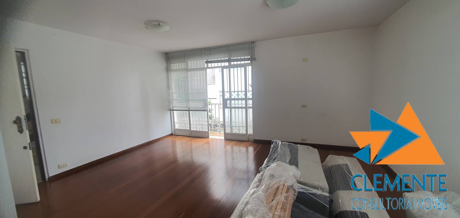 Apartamento à venda com 4 quartos, 190m² - Foto 2