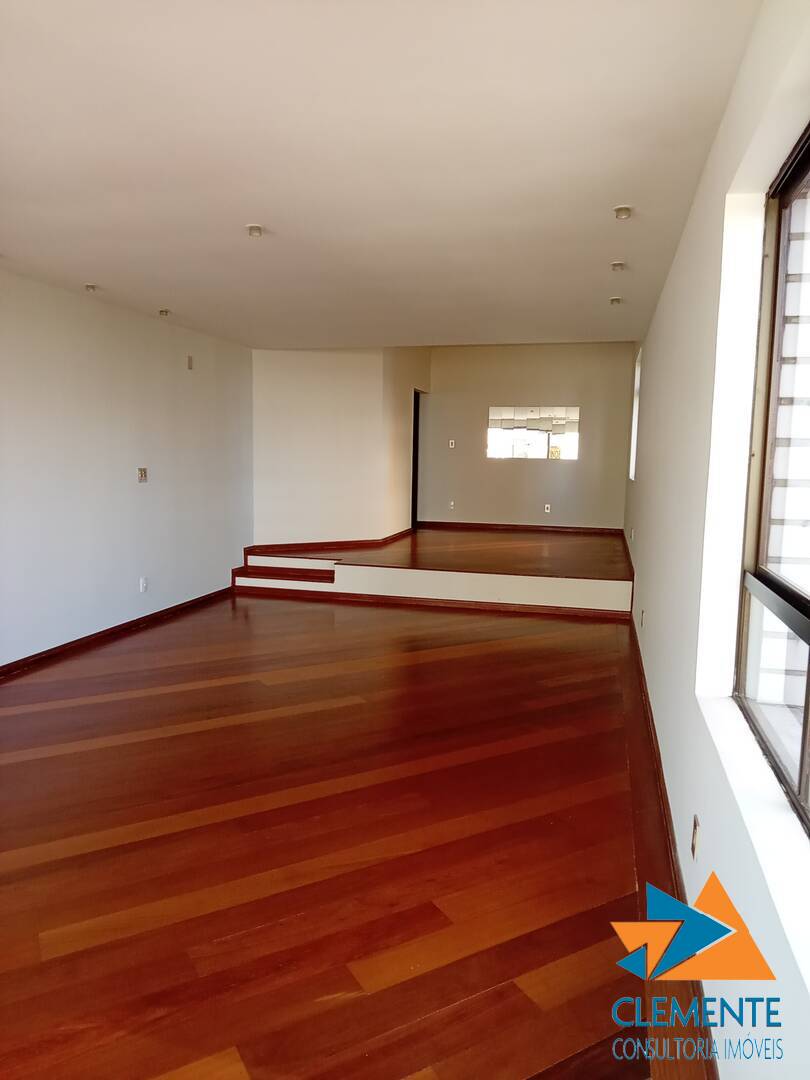 Apartamento, 3 quartos, 200 m² - Foto 1