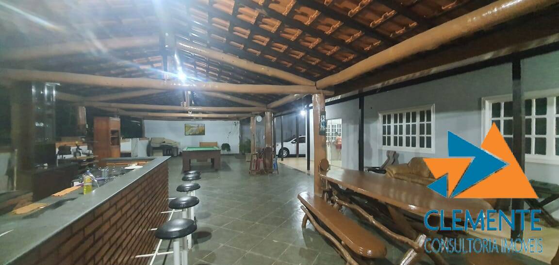 Casa de Condomínio à venda com 4 quartos, 300m² - Foto 1