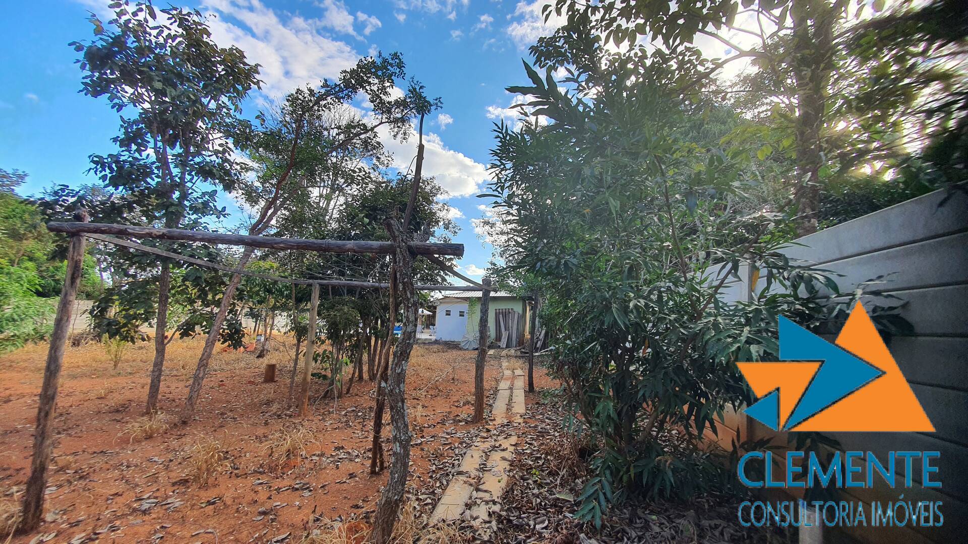 Casa de Condomínio à venda com 4 quartos, 200m² - Foto 37