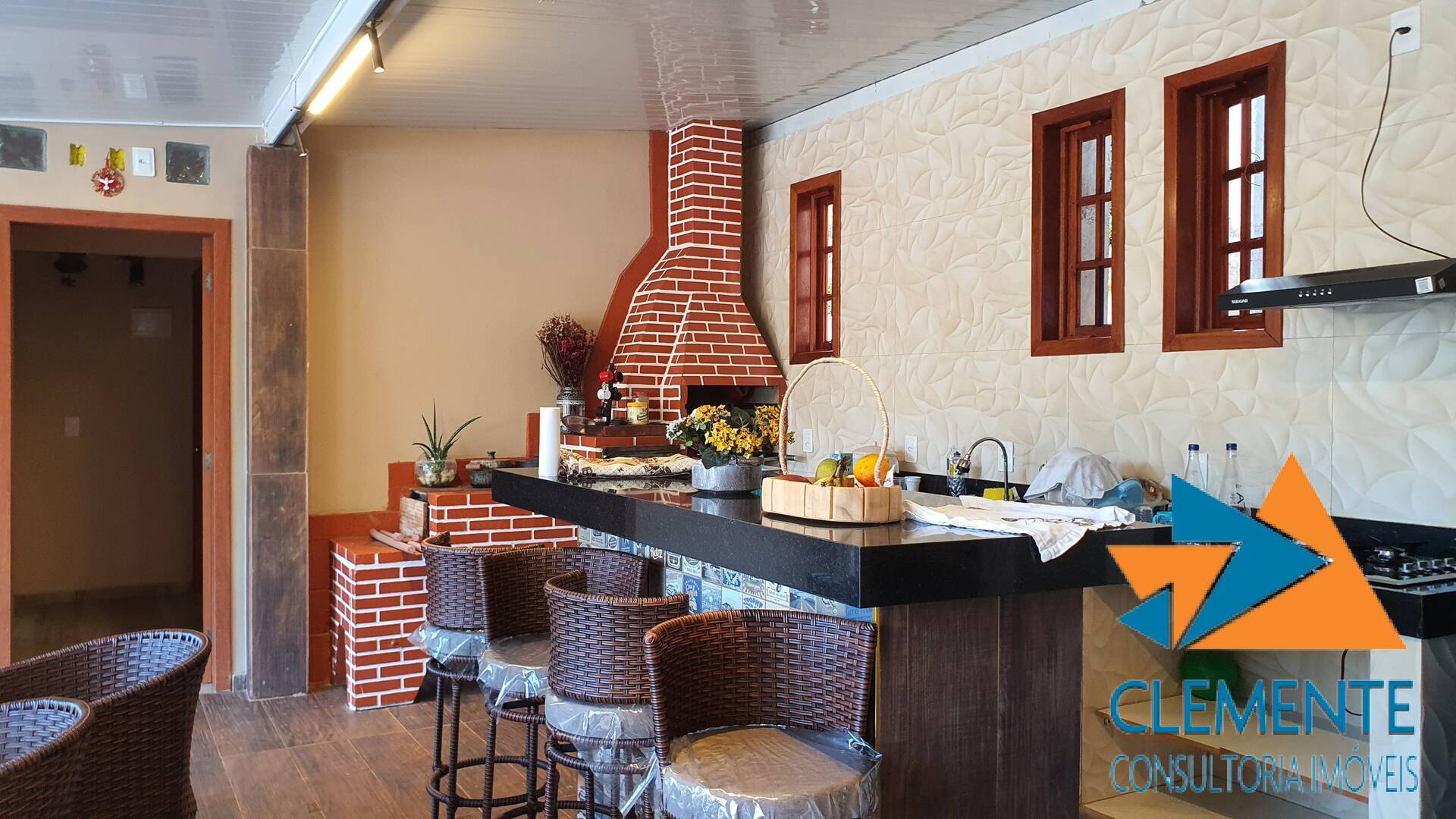 Casa de Condomínio à venda com 4 quartos, 200m² - Foto 3