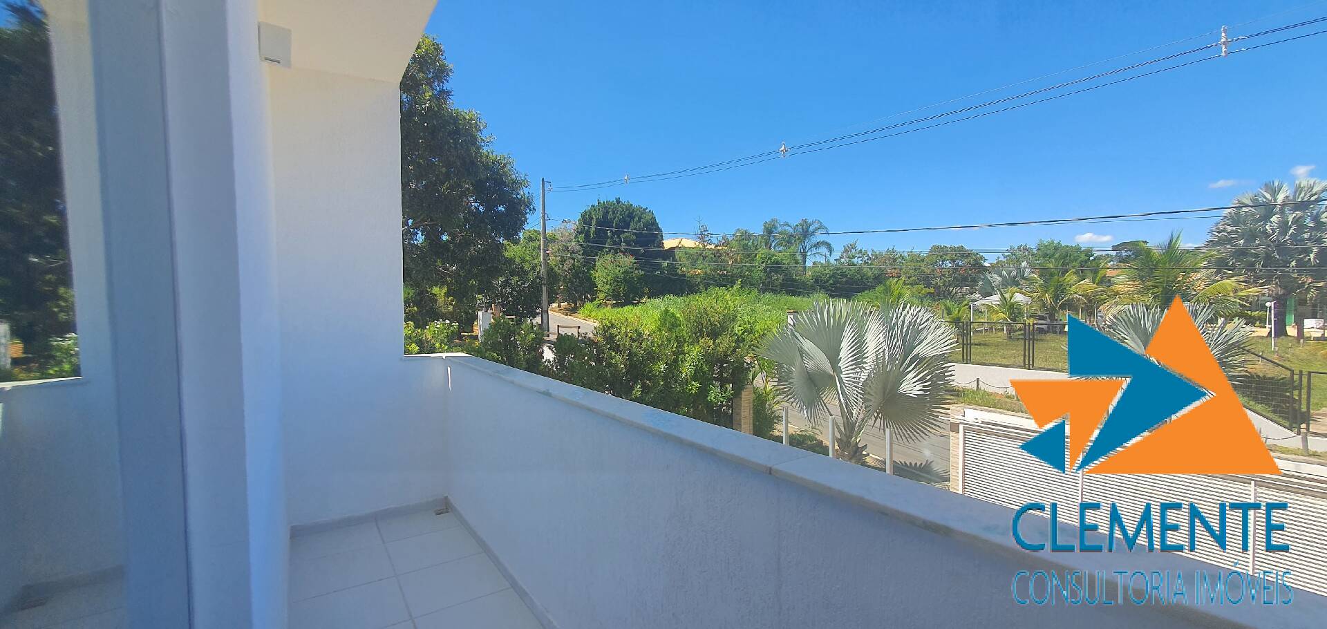 Casa de Condomínio à venda com 3 quartos, 200m² - Foto 2